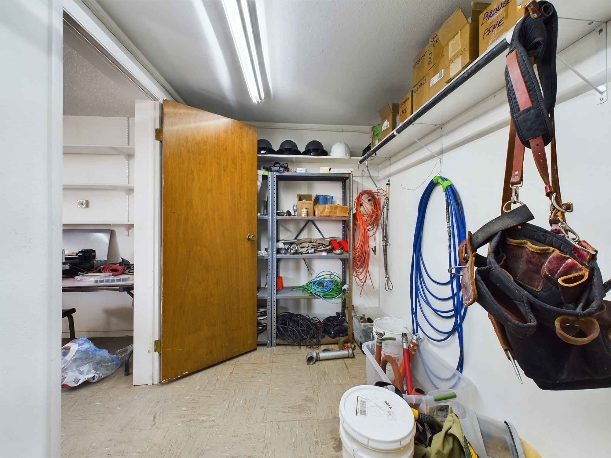 CAM03611G0-PR0038-STILL010