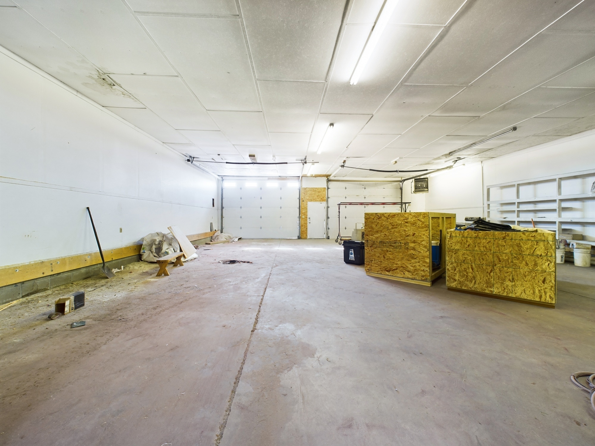 CAM03611G0-PR0038-STILL032