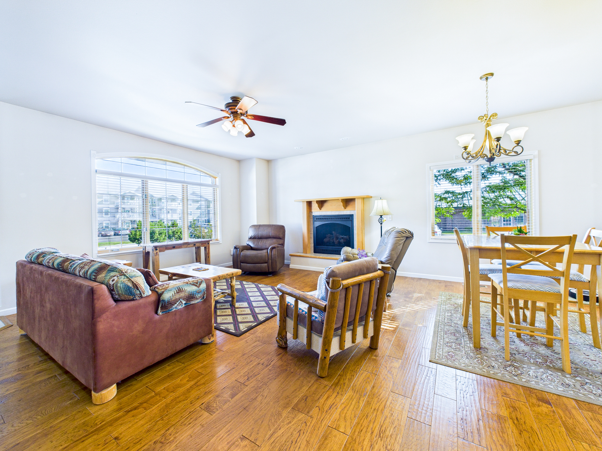 CAM03611G0-PR0105-STILL002