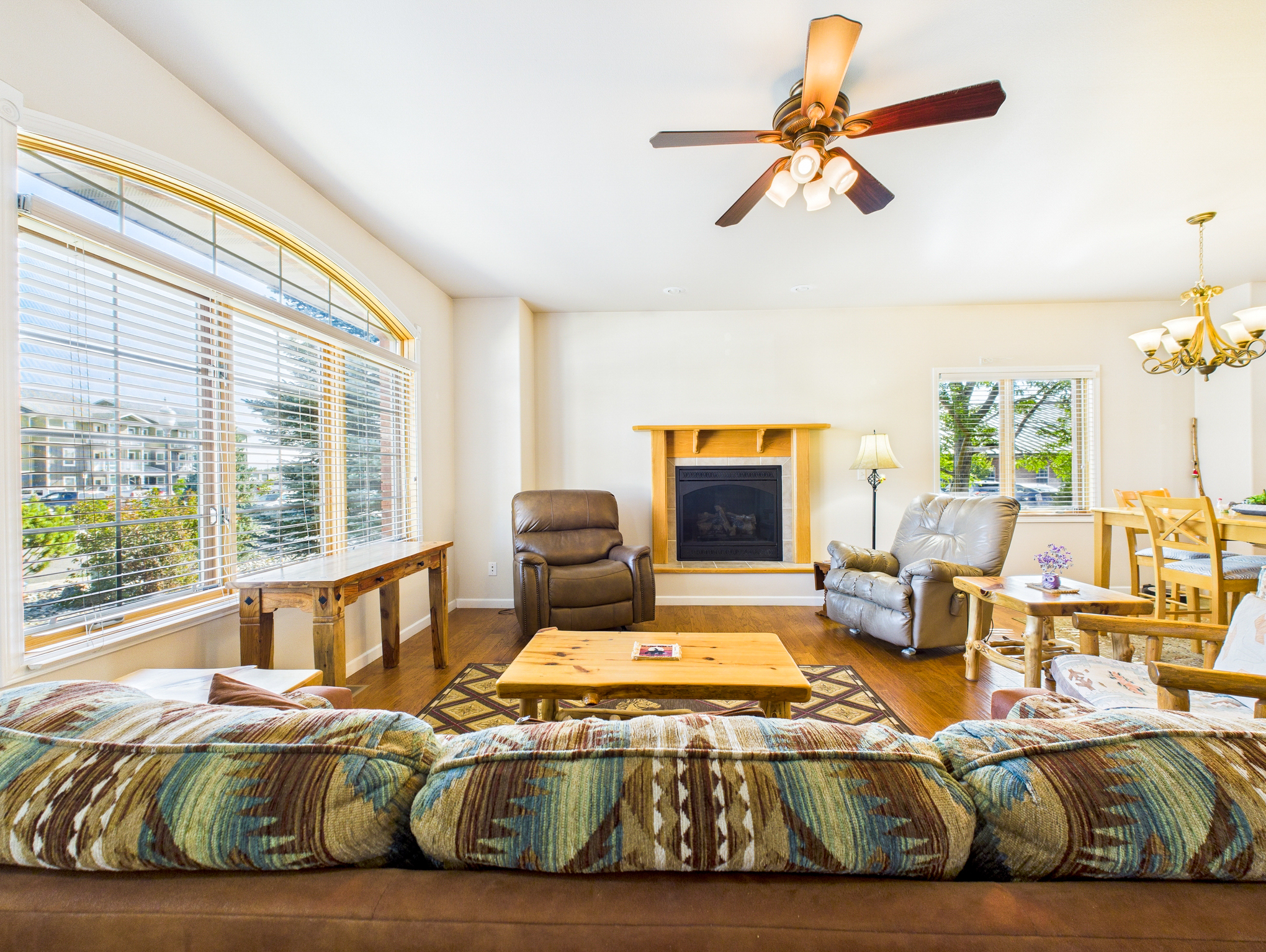 CAM03611G0-PR0105-STILL003