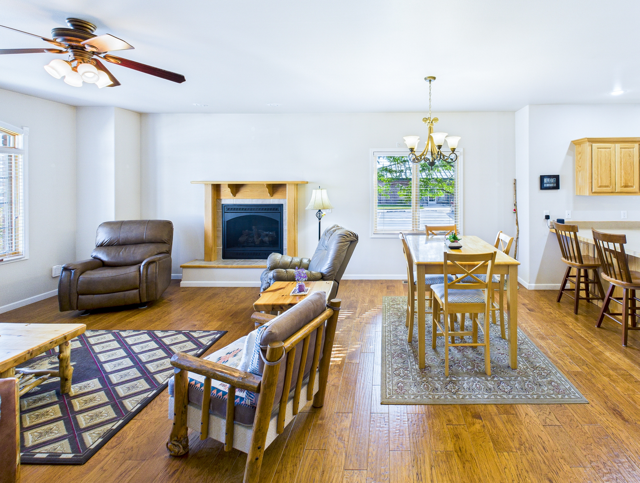 CAM03611G0-PR0105-STILL005