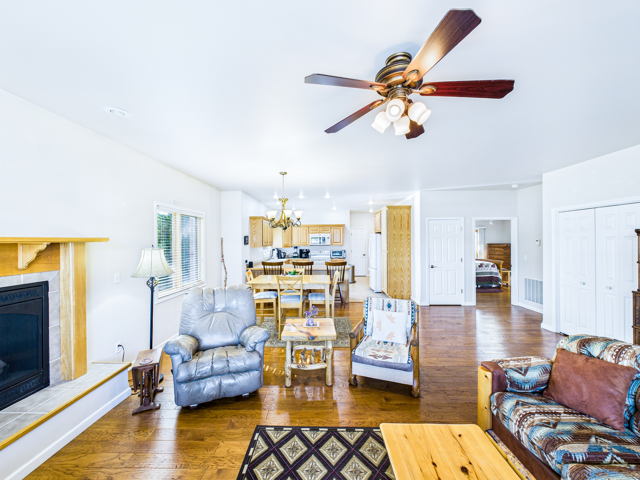 CAM03611G0-PR0105-STILL007