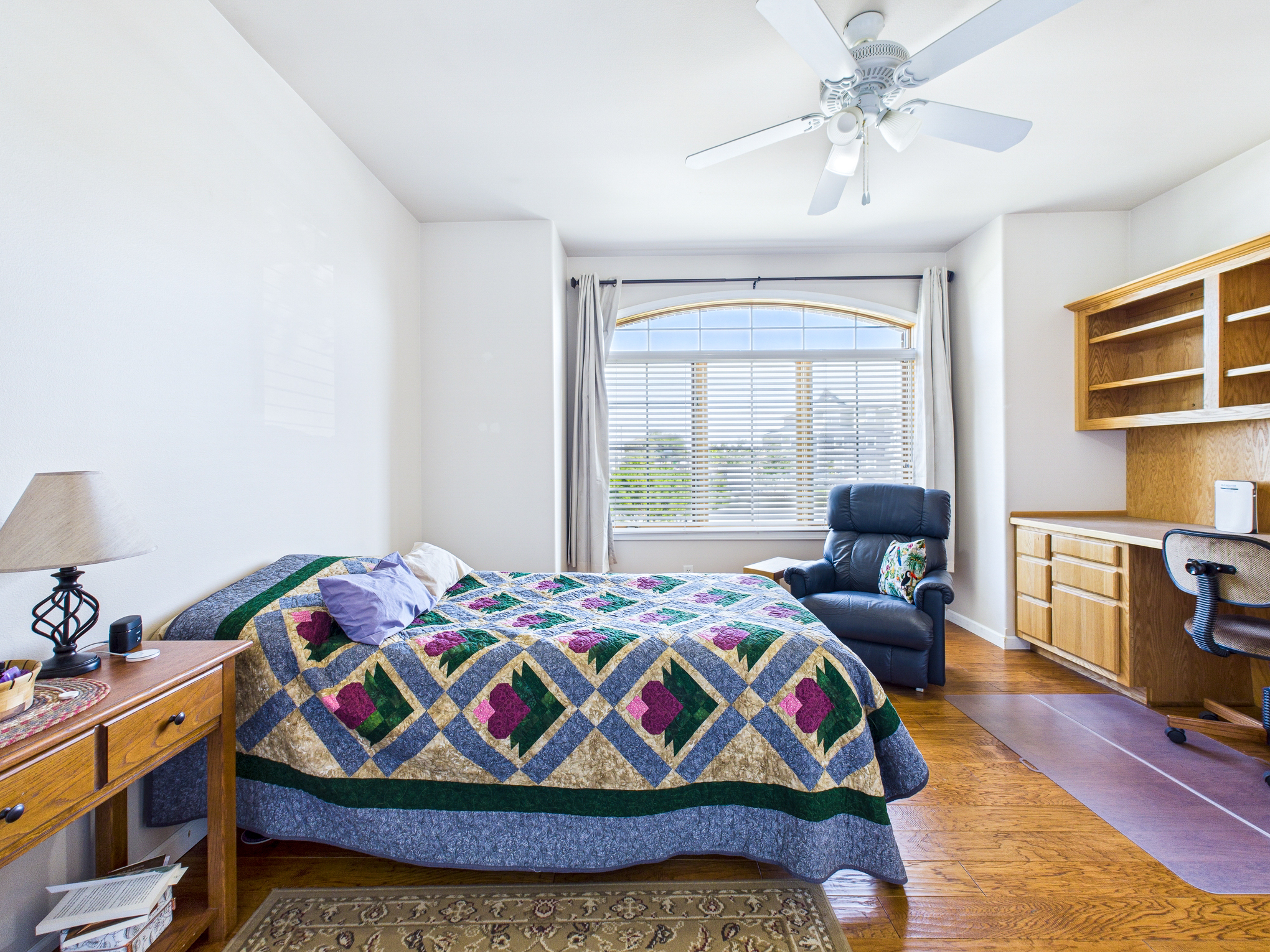 CAM03611G0-PR0105-STILL015