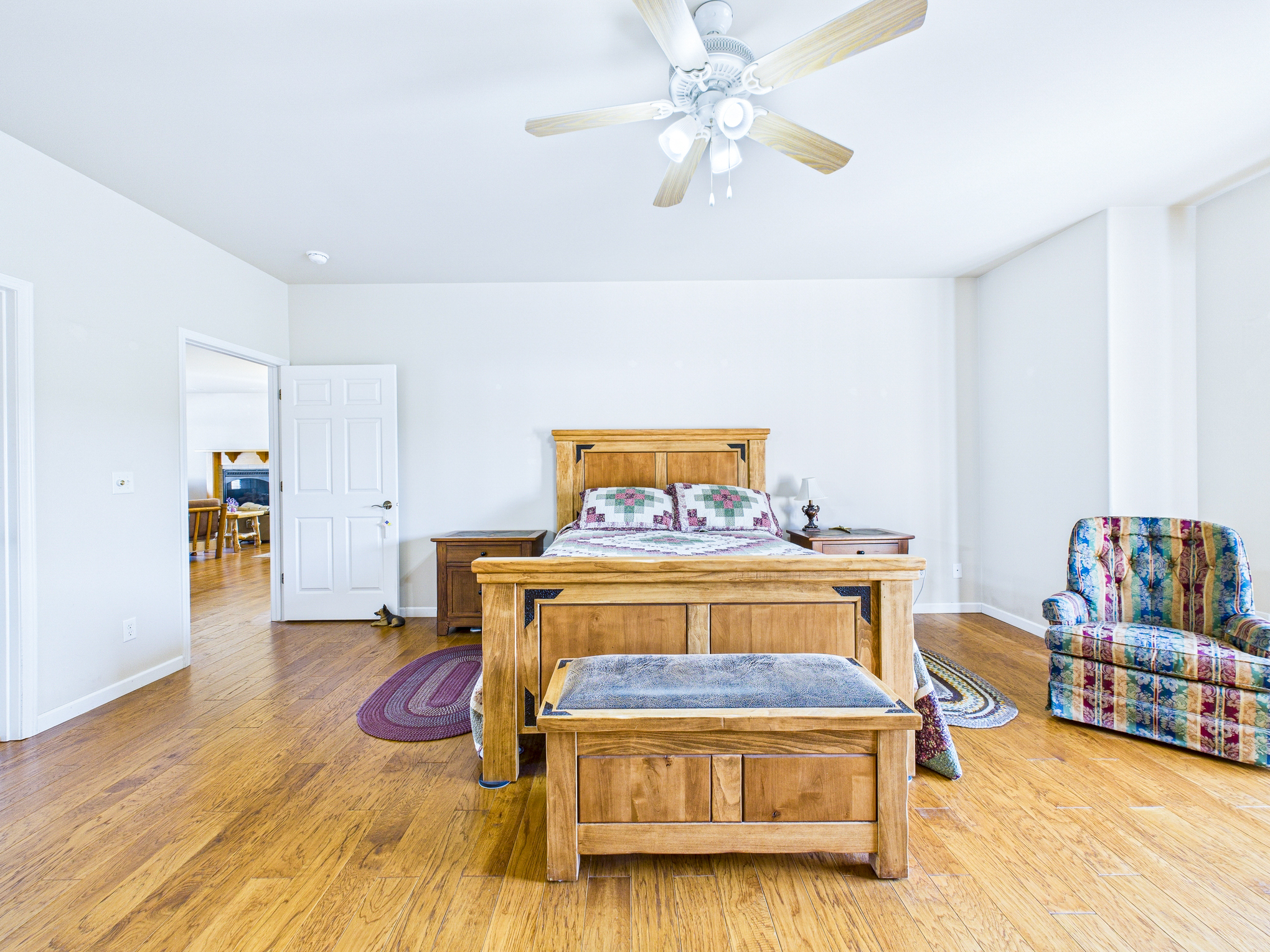 CAM03611G0-PR0105-STILL023