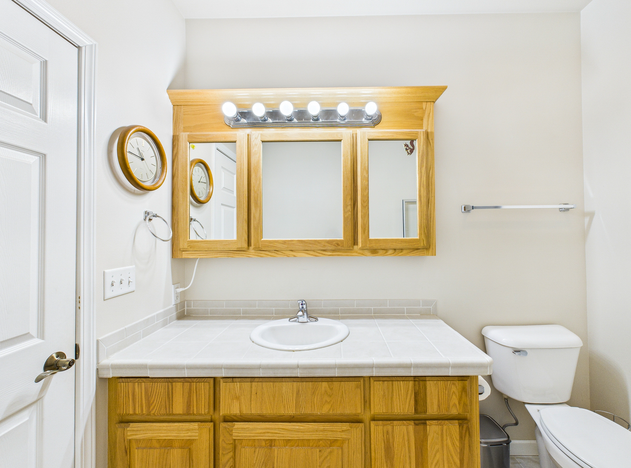 CAM03611G0-PR0105-STILL025