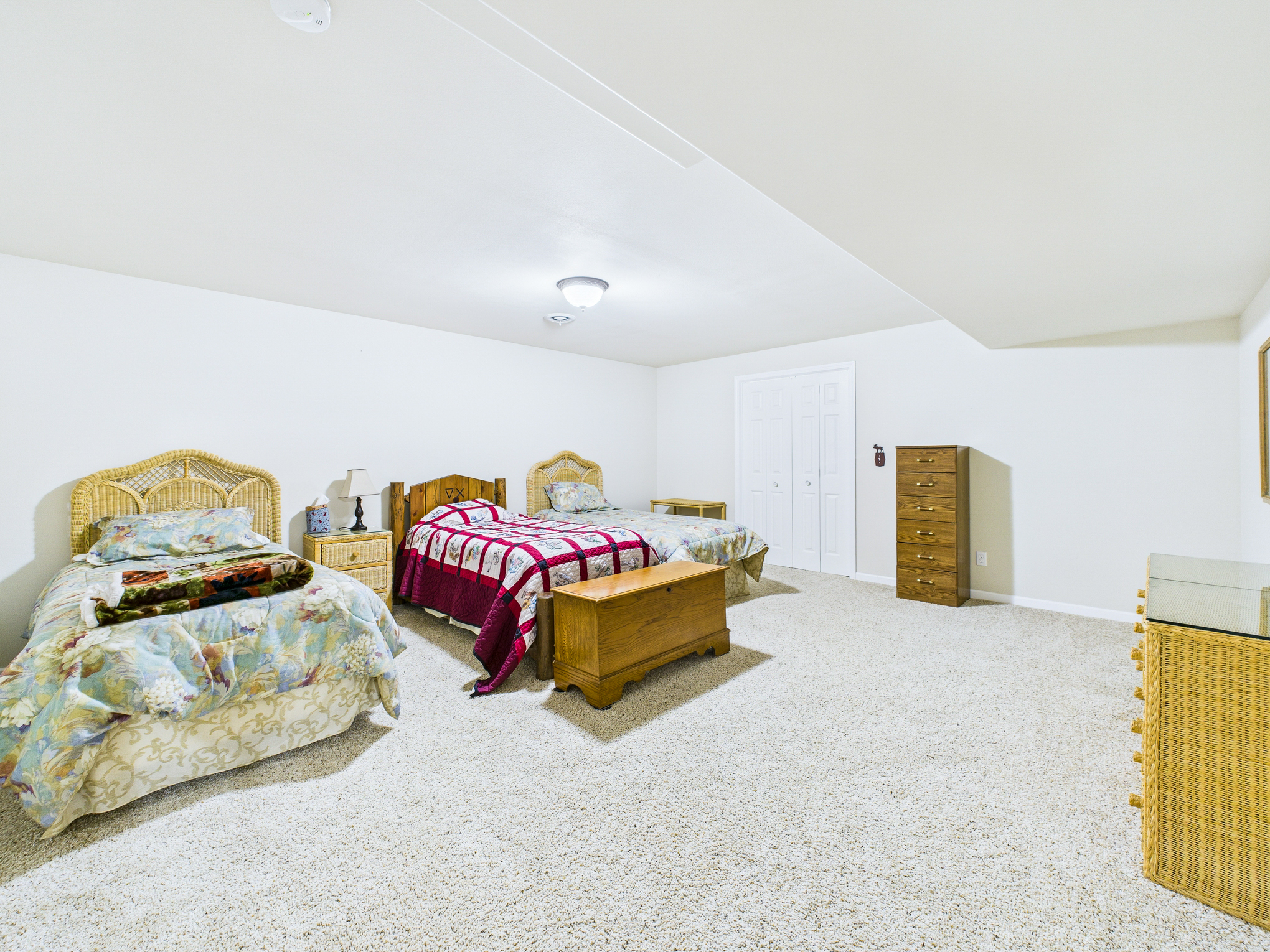 CAM03611G0-PR0105-STILL033