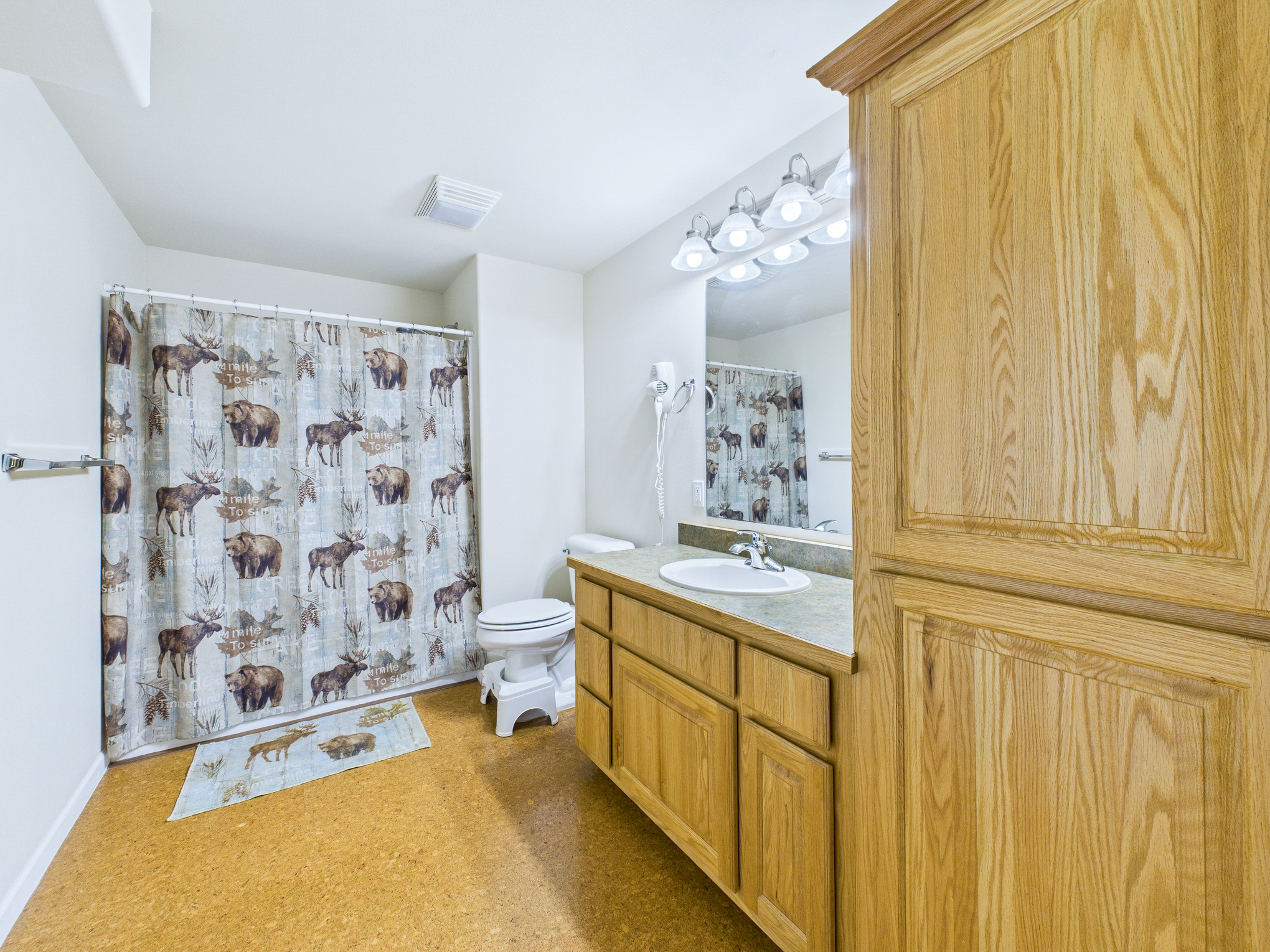 CAM03611G0-PR0105-STILL035