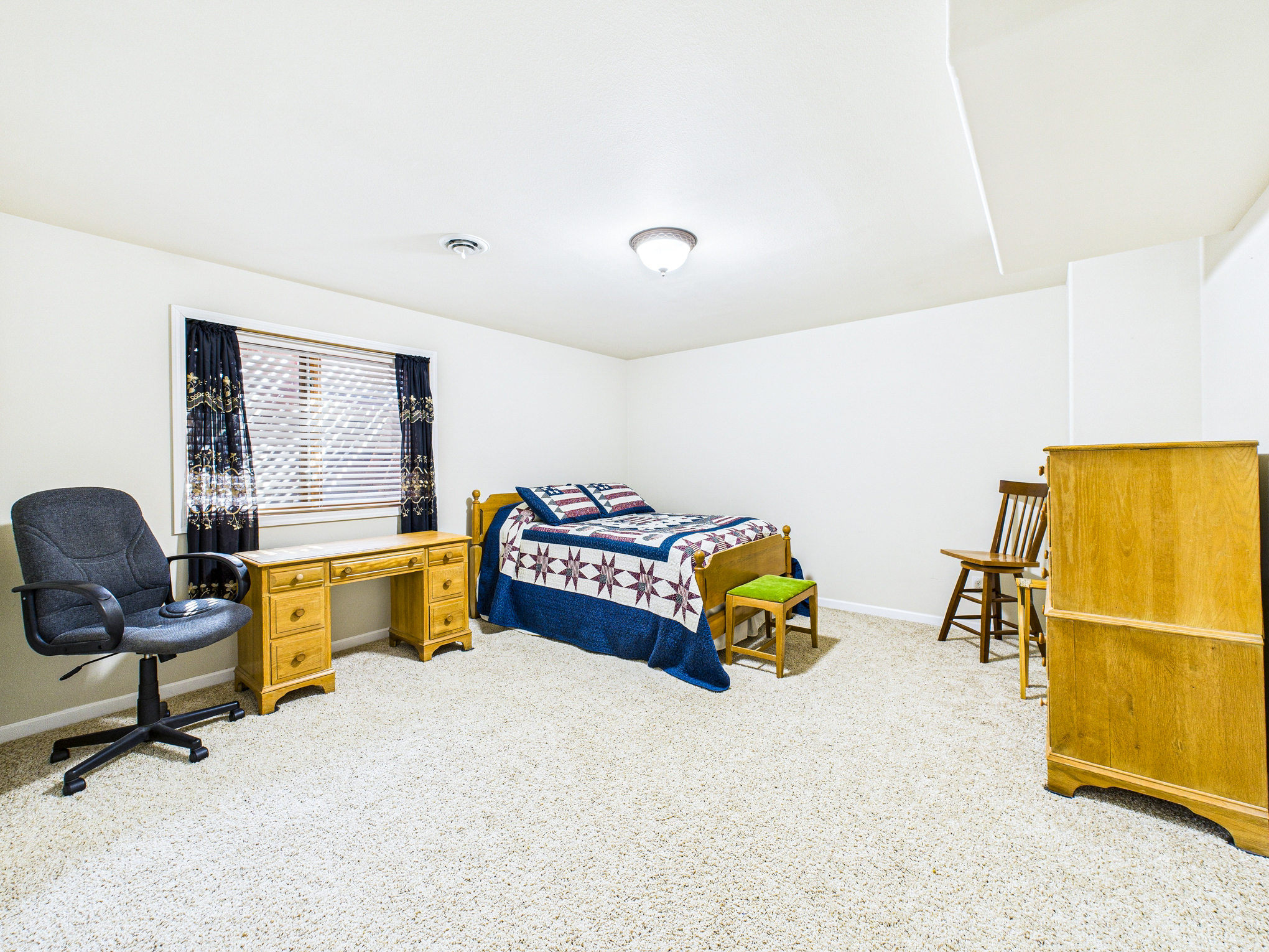 CAM03611G0-PR0105-STILL040