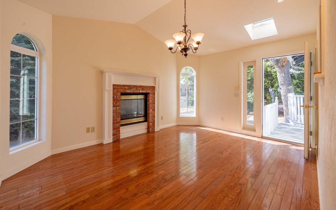 019A0192-HDR