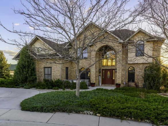 407 Indigo Circle luxury home for sale in Cody Wyoming with Heart Mountain views